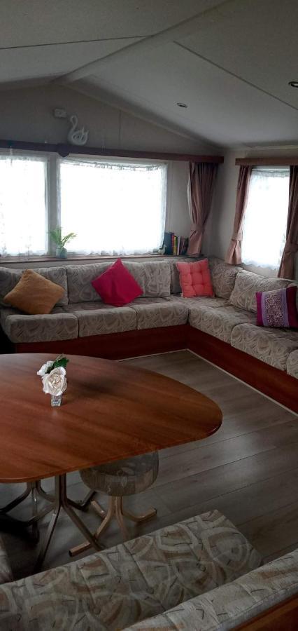 Caledonian Caravan Jaywick Sands Экстерьер фото