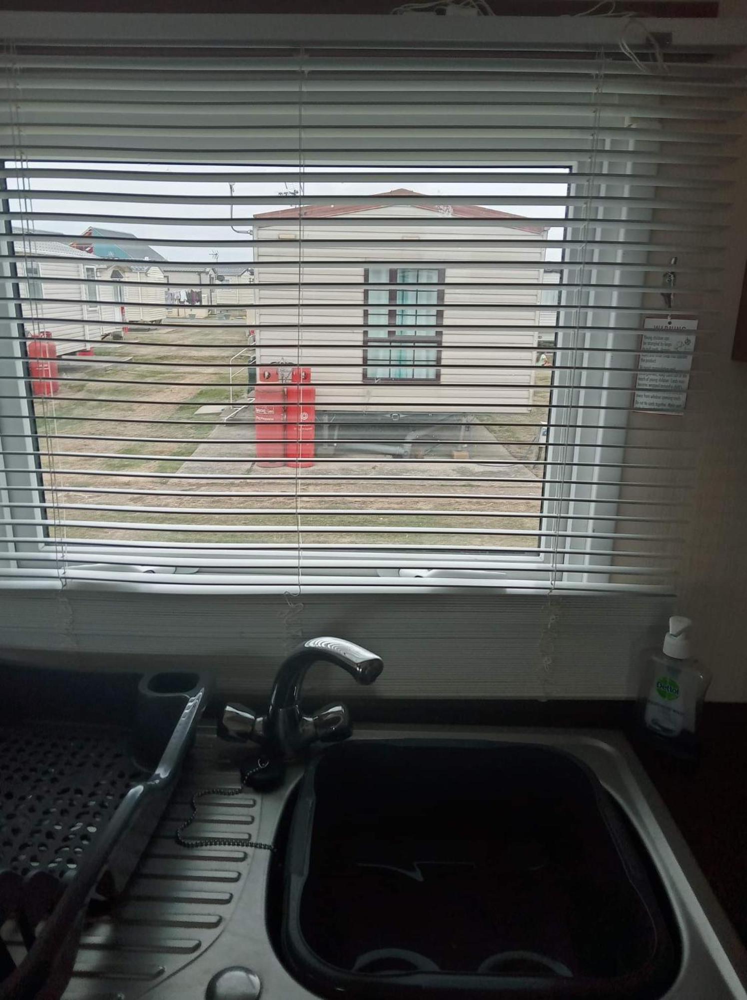 Caledonian Caravan Jaywick Sands Экстерьер фото