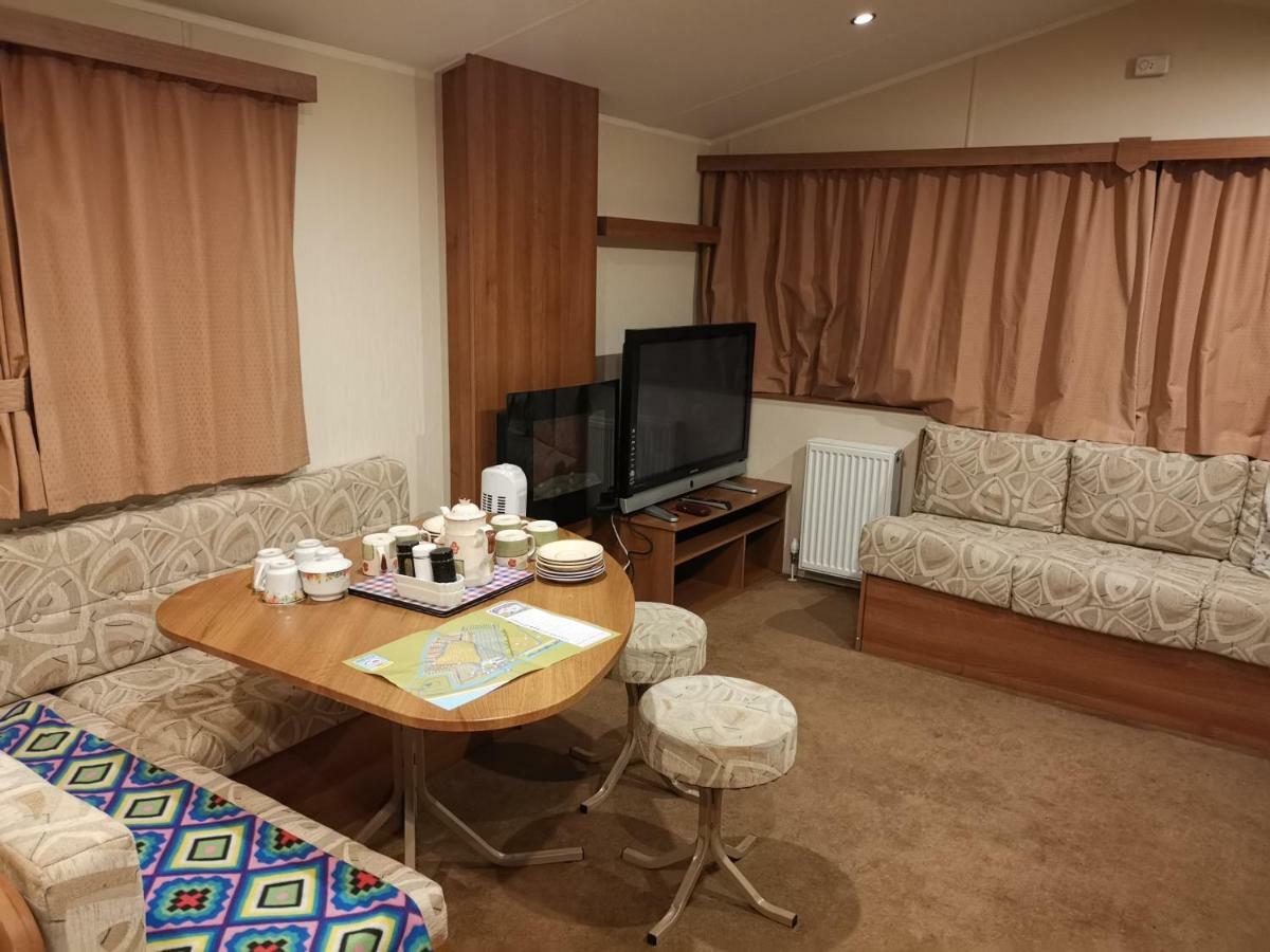 Caledonian Caravan Jaywick Sands Экстерьер фото