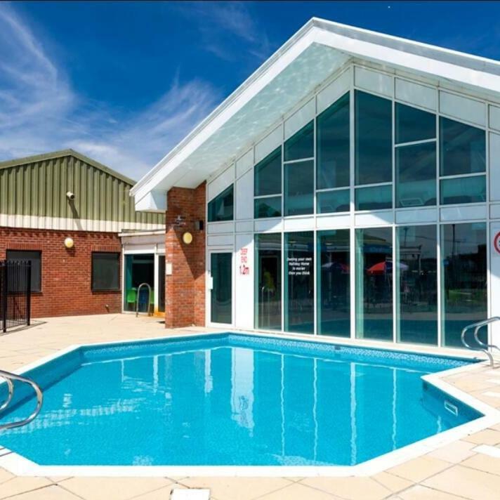 Caledonian Caravan Jaywick Sands Экстерьер фото